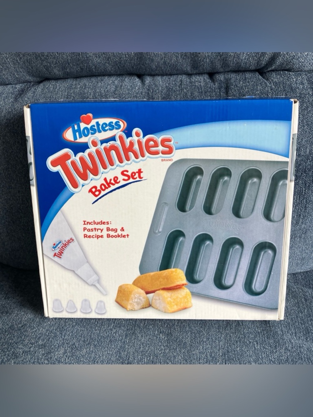 Hostess Twinkies Bake Set NEW Unopened With Pan, Pastry Bag & Recipe Booklet